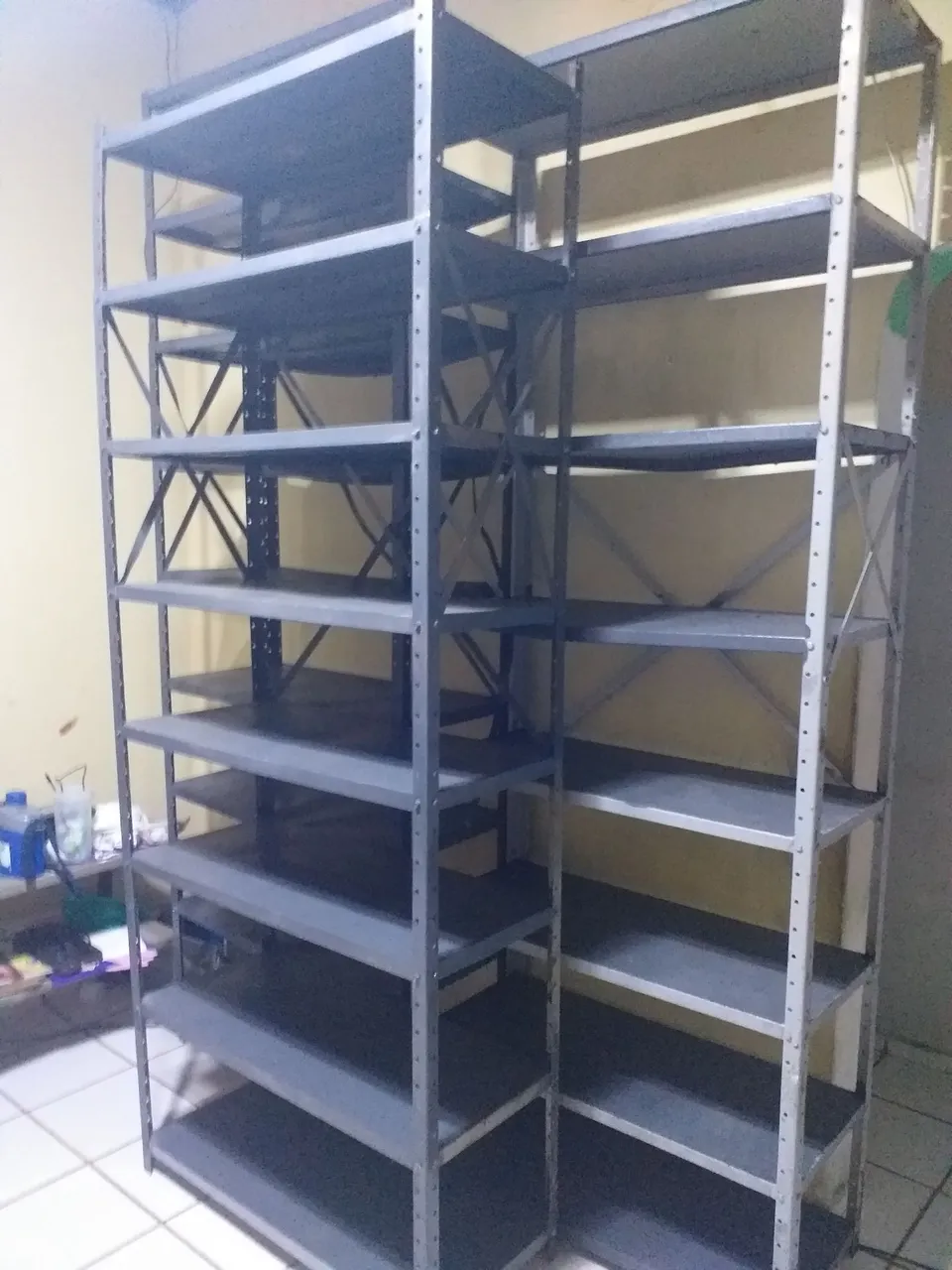 3 unidades de pratileiras reforçadas com chapas de 42cn cada 1000