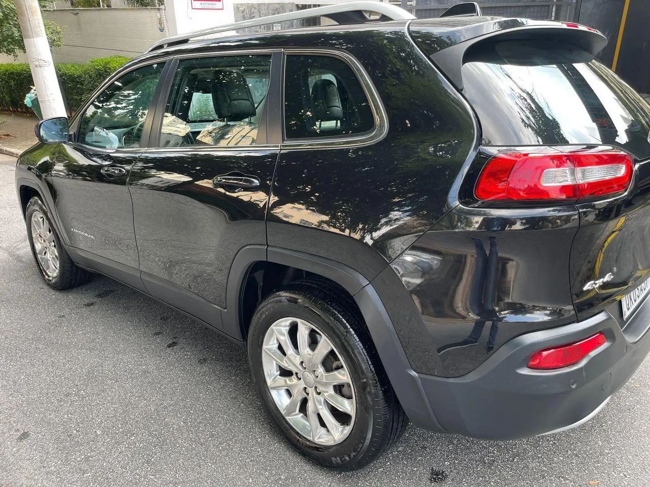jeep cherokee 2014 limite 4x4 aut 3.2 + teto + nova de sp - Foto 2
