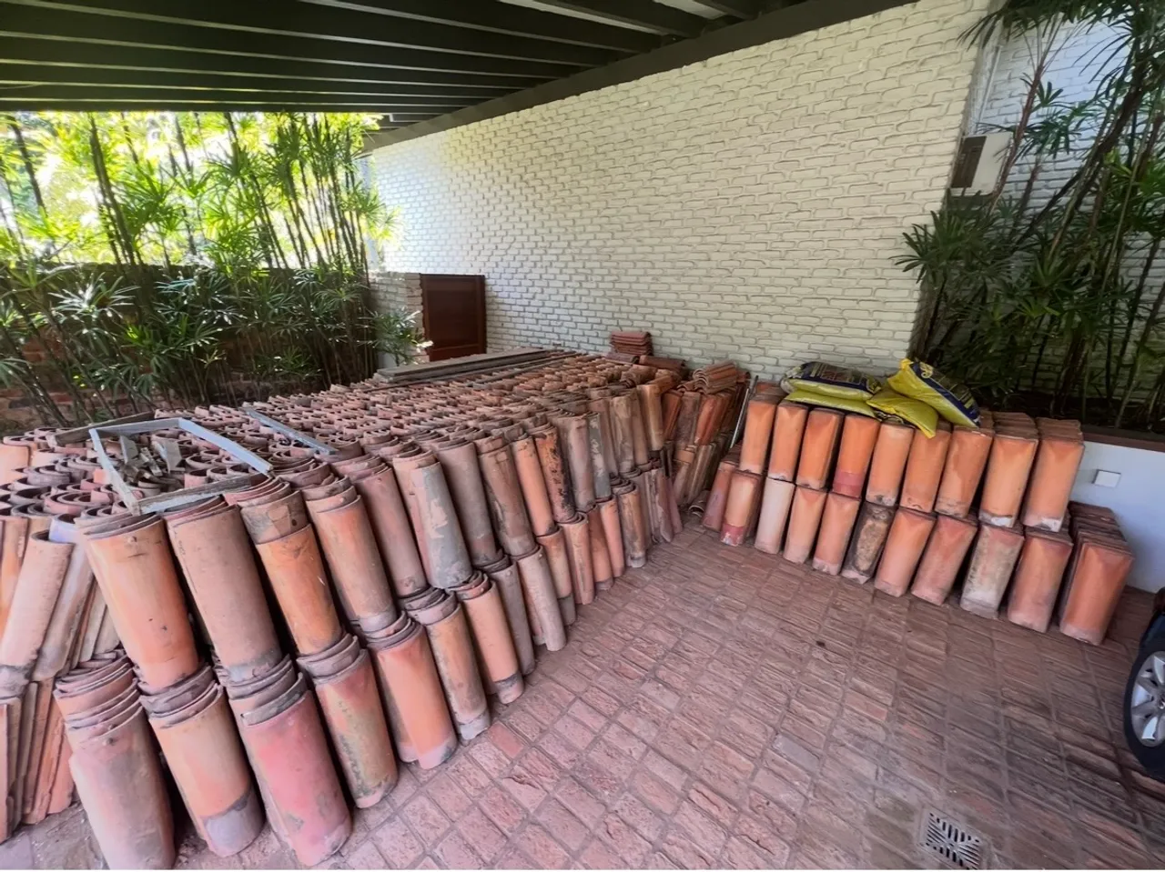Telha Colonial, aproximadamente 2000 telhas
