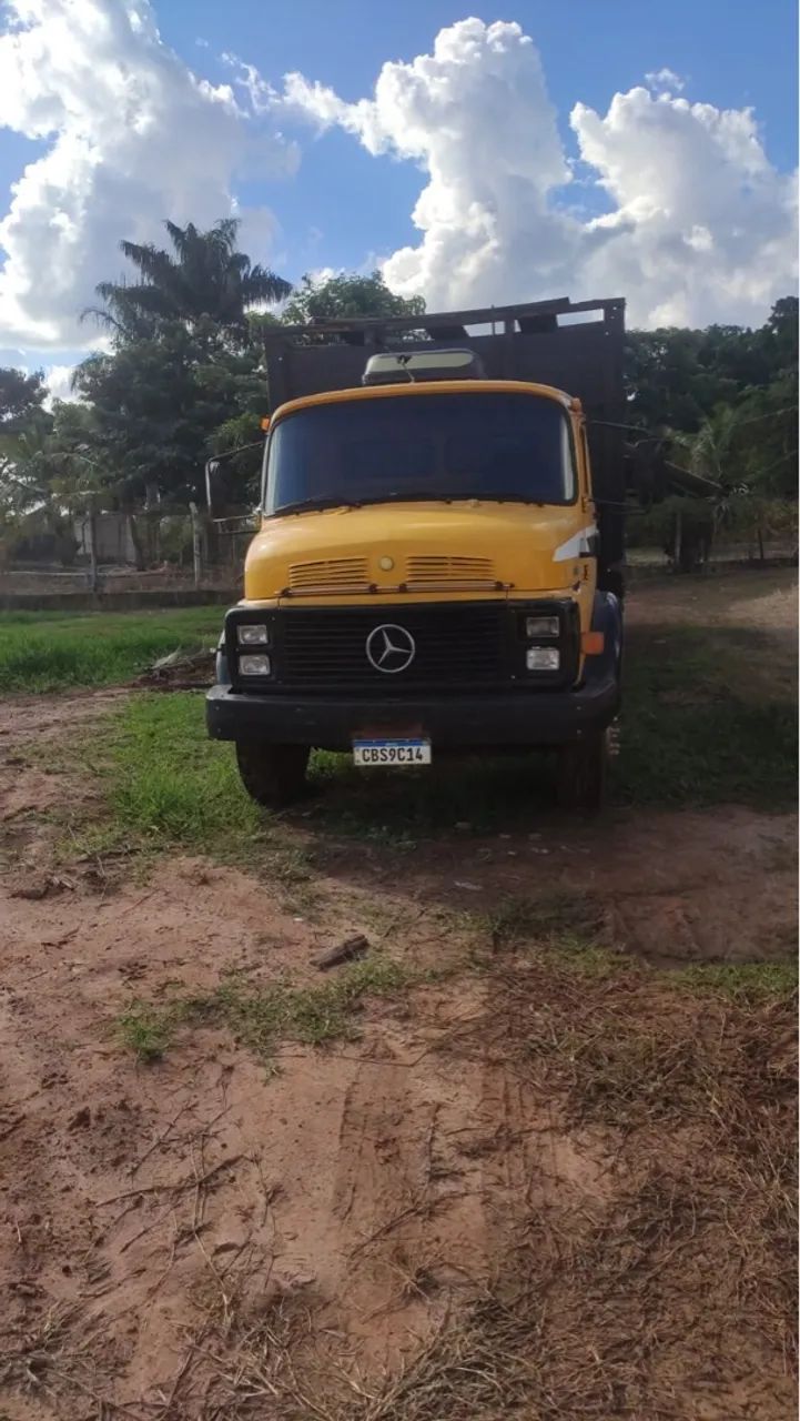 Caminhão Mercedes Benz 1114 -  Ano 89/90 - Foto 4