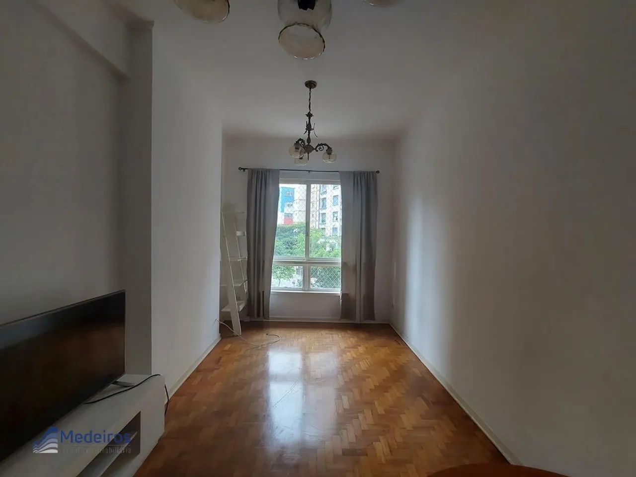 APARTAMENTO 01 DORMITÓRIO COM ARMÁRIOS, SEMI MOBILIADO, LADO METRÔ, RUA MARIA PAULA, 279- 