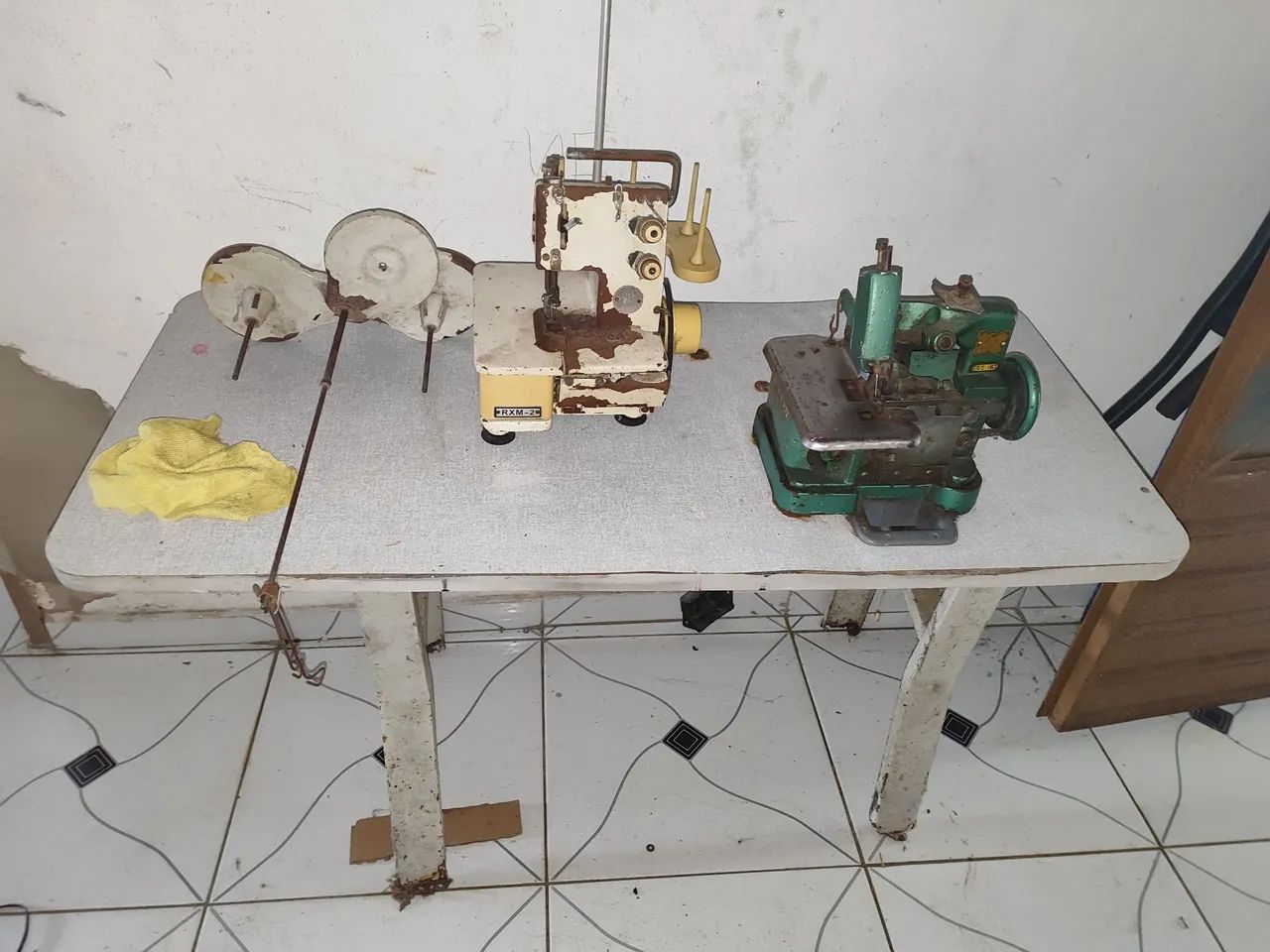 Motor de máquina de costura antigo - Foto 3