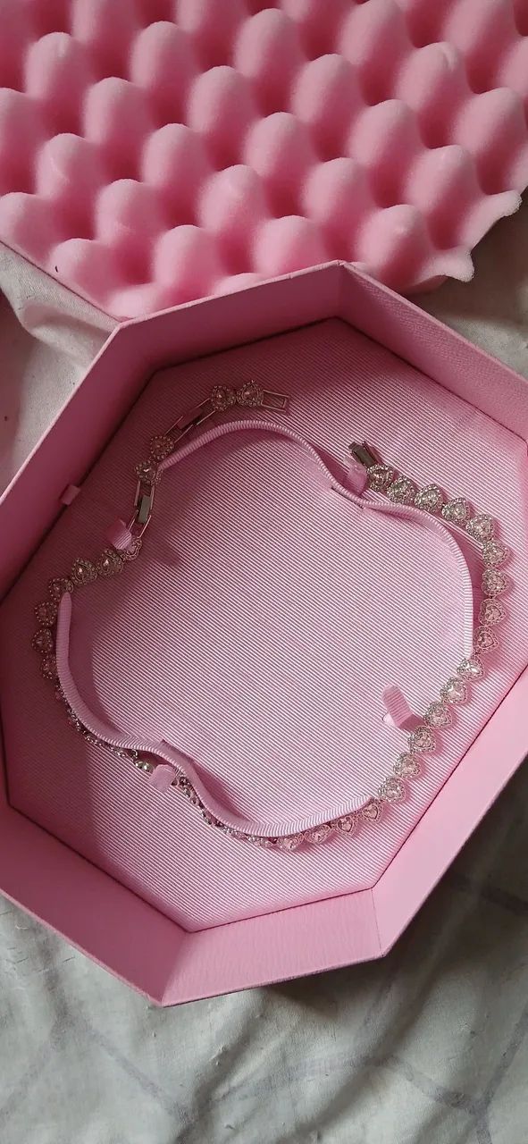 Colar Swarovski Ariana Grande corações original  - Foto 3
