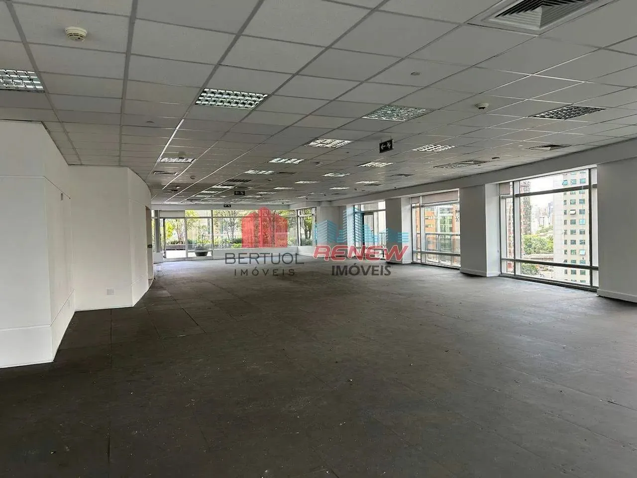 Sala para aluguel Edifício E-Tower em São Paulo