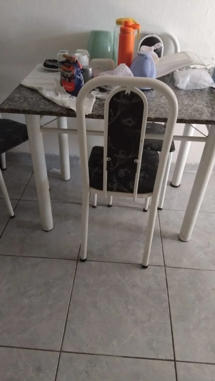 Mesa de Jantar com Cadeiras Mármore