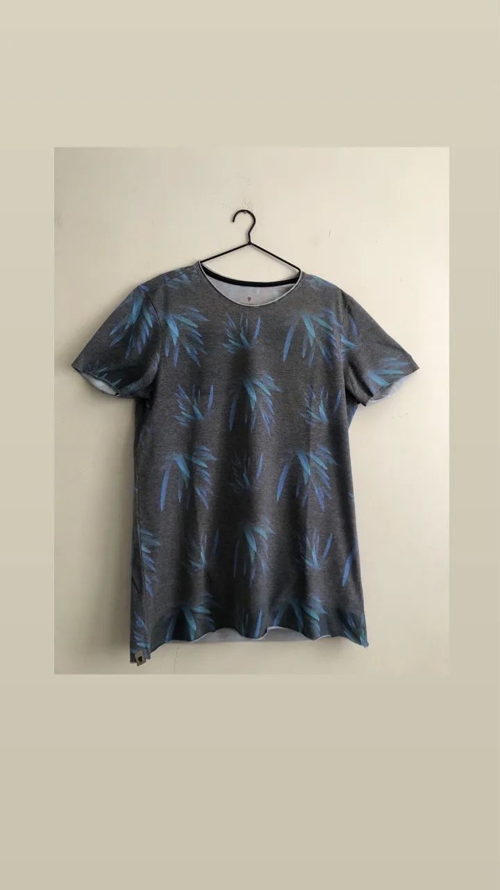Camisa básica masculina tamanho M