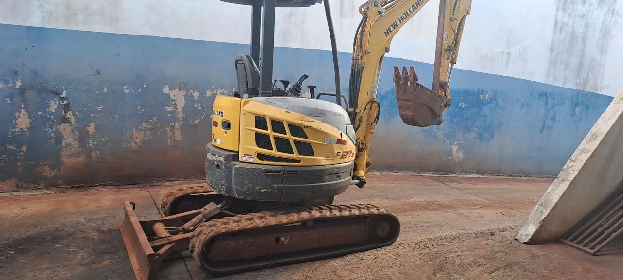 Mini escavadeira New Holland E27.5