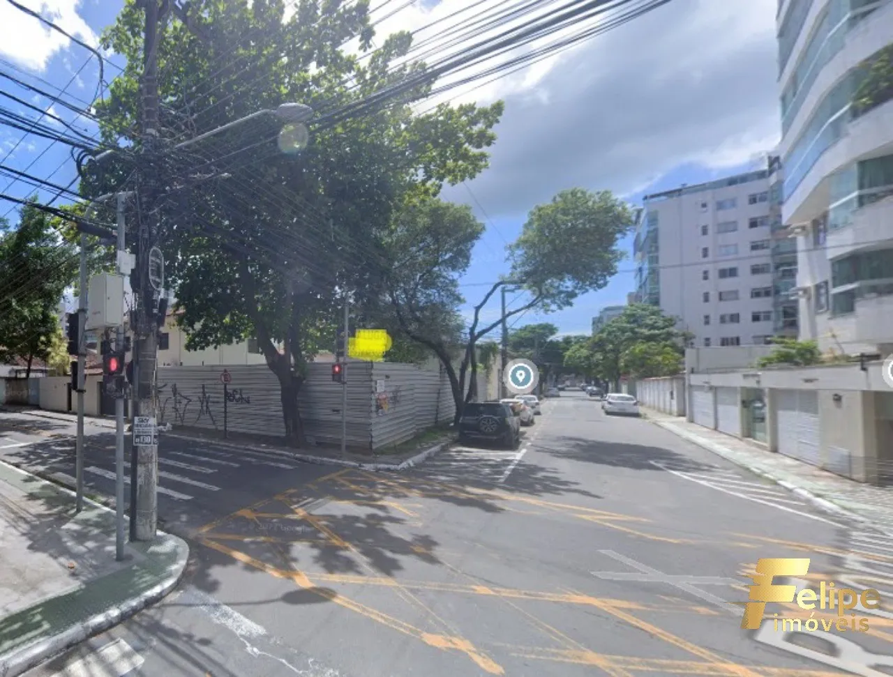 VENDA OU LOCAÇÃO DE ÁREA - 300m² - POTENCIAL PARA USO COMERCIAL OU RESIDENCIAL - ÁREA NOBR