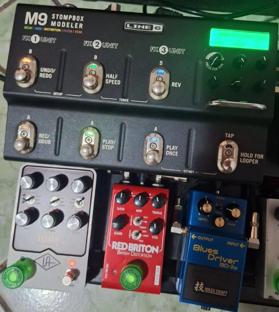 Pedal Line 6 M9 Stompbox + fonte original + pedal de expressão