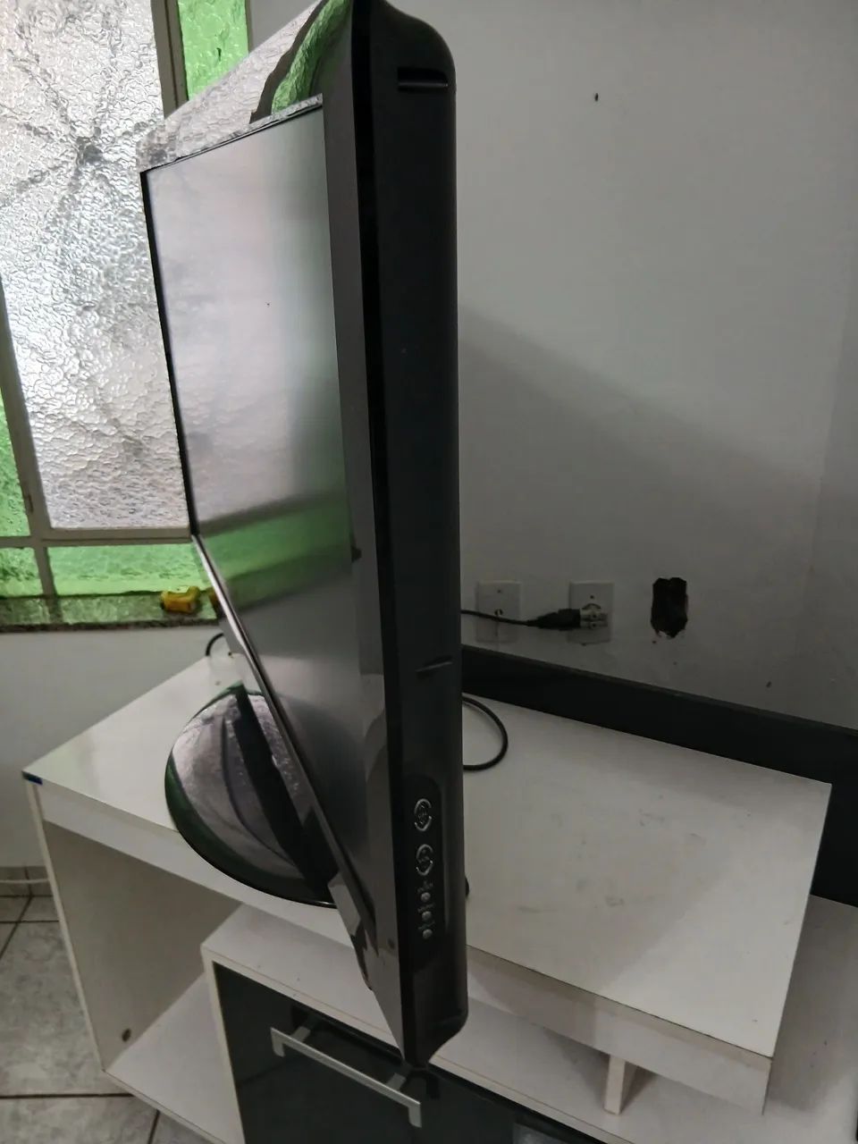 Tv 42 polegadas  LG 42LG30R quebrada - Foto 2