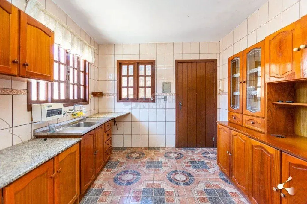 Casa para Venda - 200m², 3 dormitórios, sendo 1 suites, 2 vagas - Jardim Sabará