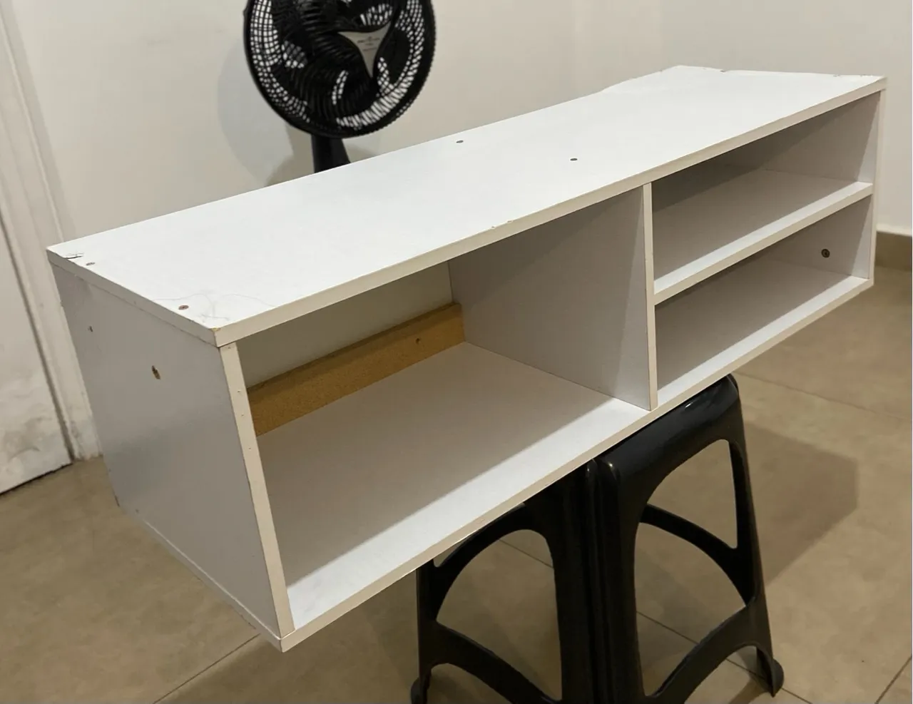 Vendo Móvel suspenso branco com divisórias