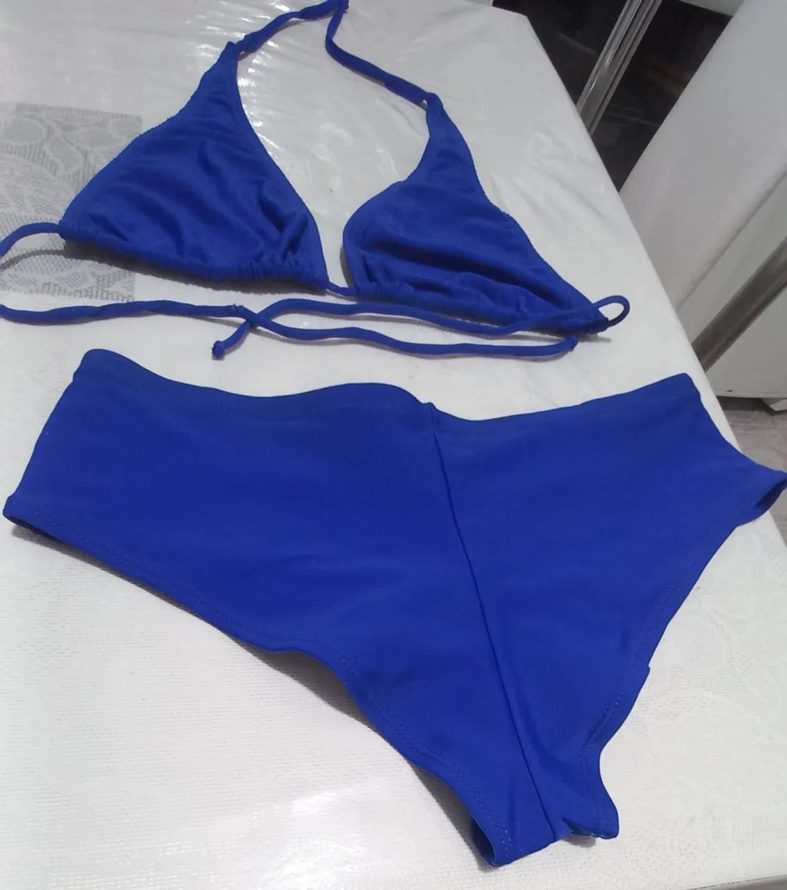 Biquíni azul moderno