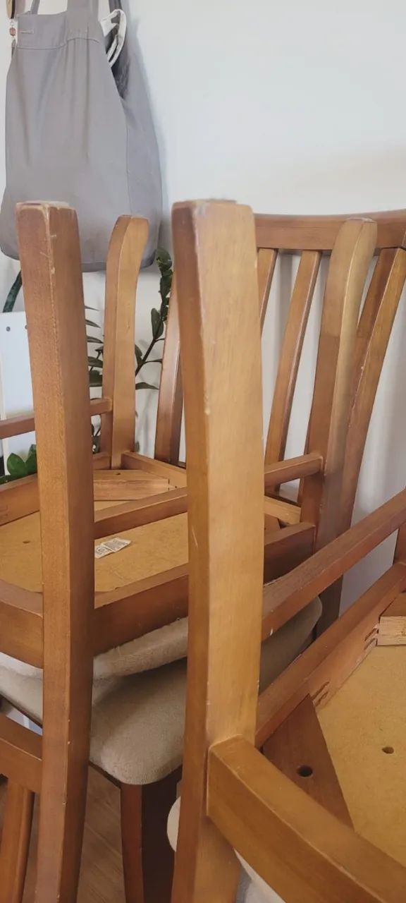 Mesa de Jantar de Madeira e Vidro + 4 Cadeiras Estofadas - Foto 4