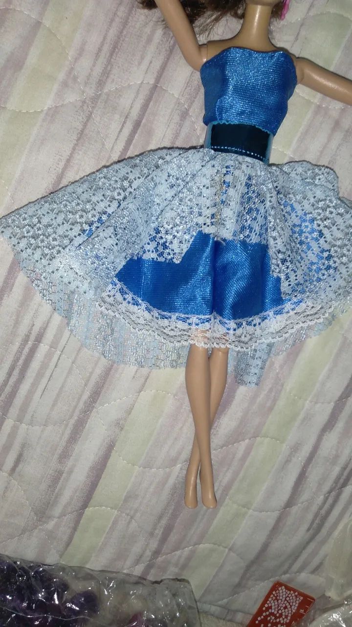 Vestido de boneca azul com detalhes em renda - Foto 2