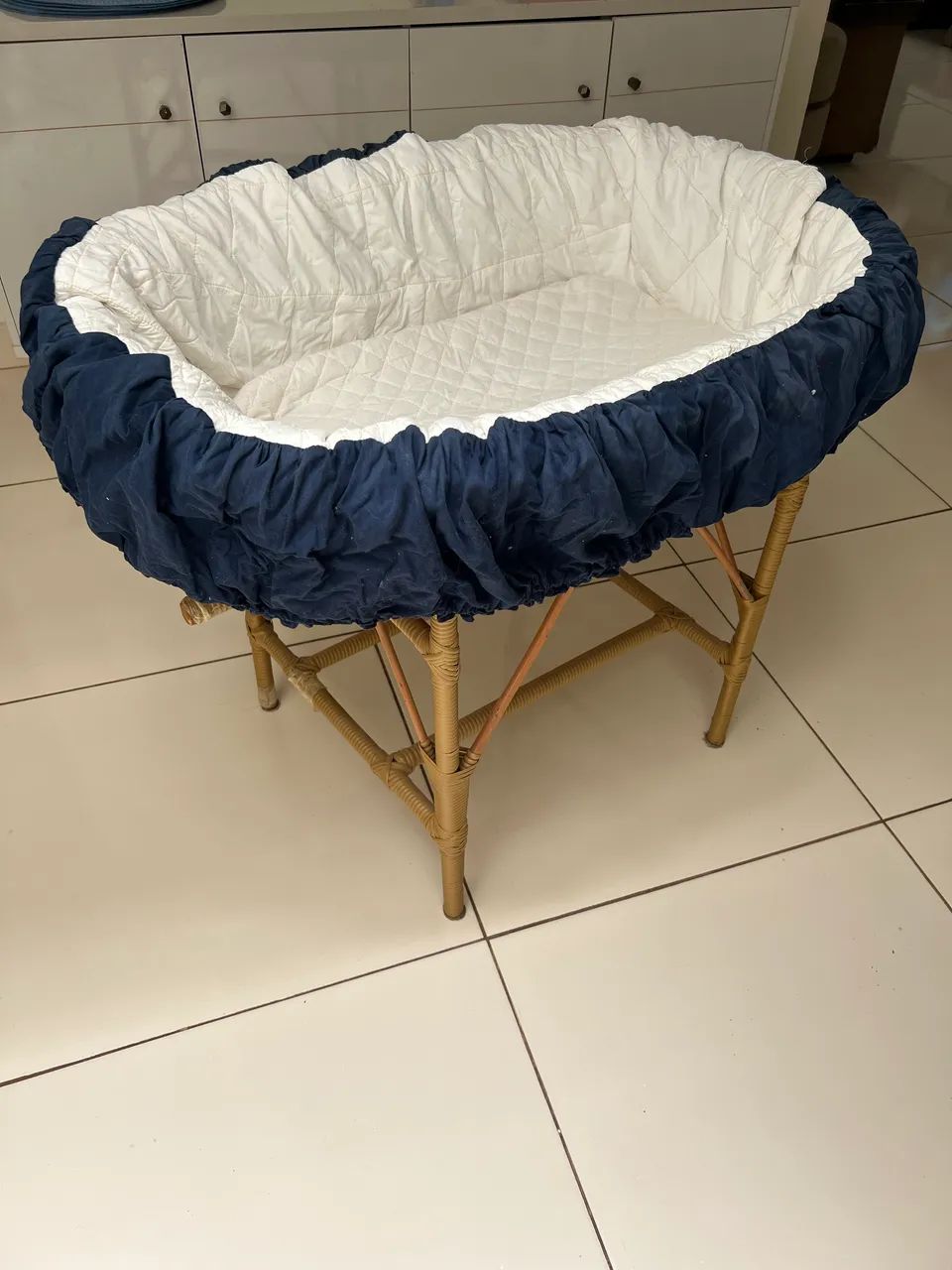 Cesto Moisés com suporte. 