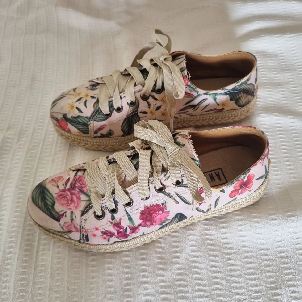 Tênis  floral 36 - Foto 2