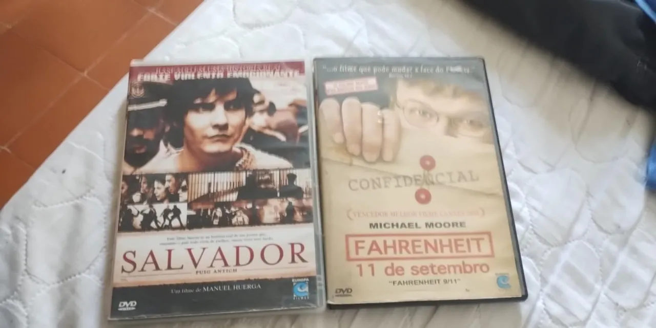 DVDs Salvador e Fahrenheit 11 de Setembro