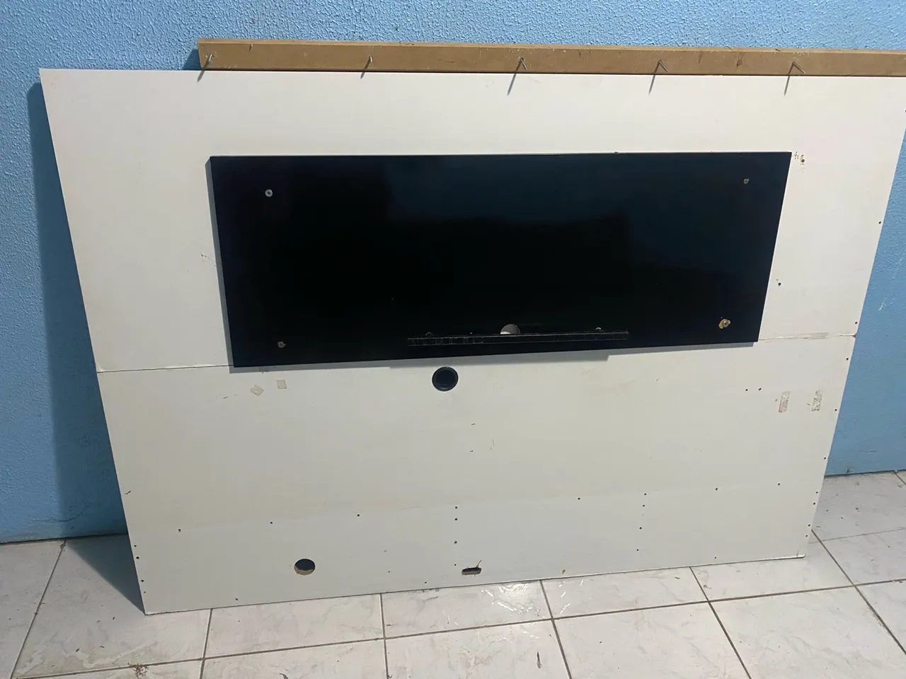 Painel para TV Branco com Detalhe Preto