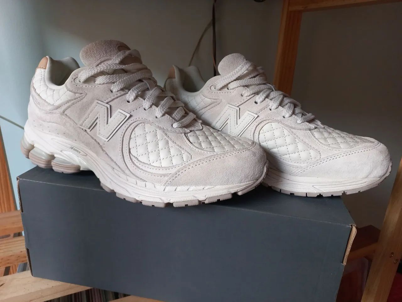 Tênis New Balance 2002r 