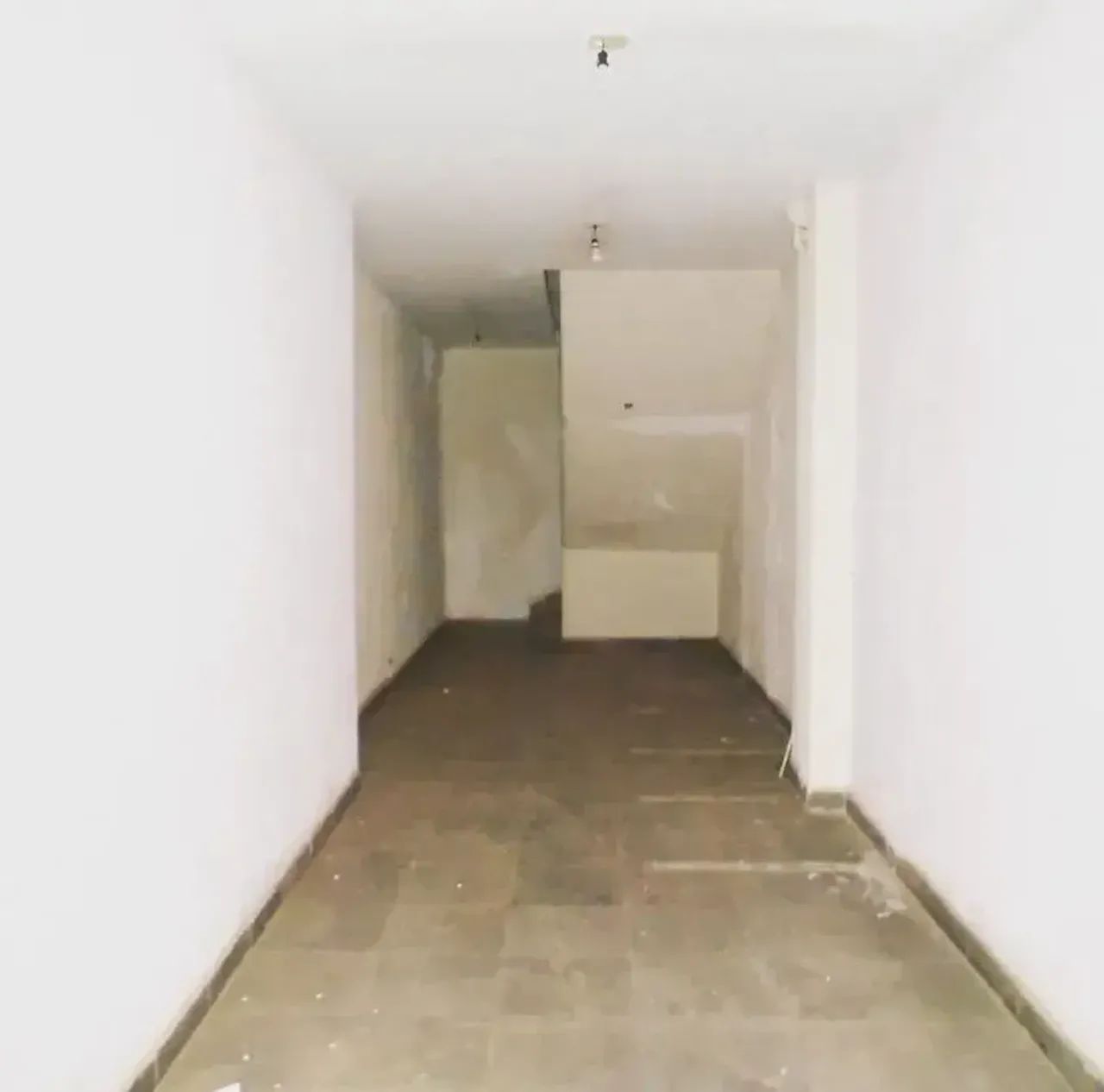 Ponto comercial/Loja/Box para aluguel, com 4 salas, copa, 2 banheiros e loja térrea. - Foto 5