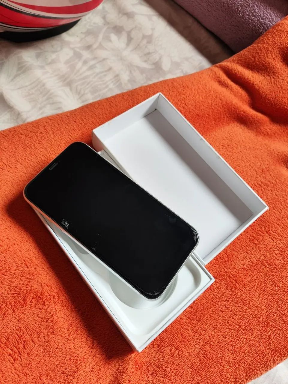 iPhone XR 64g Branco seminovo - Foto 3