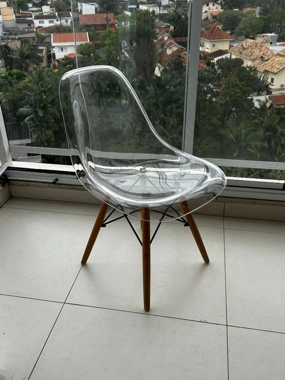 Cadeira Charles Eames Eiffel Transparente