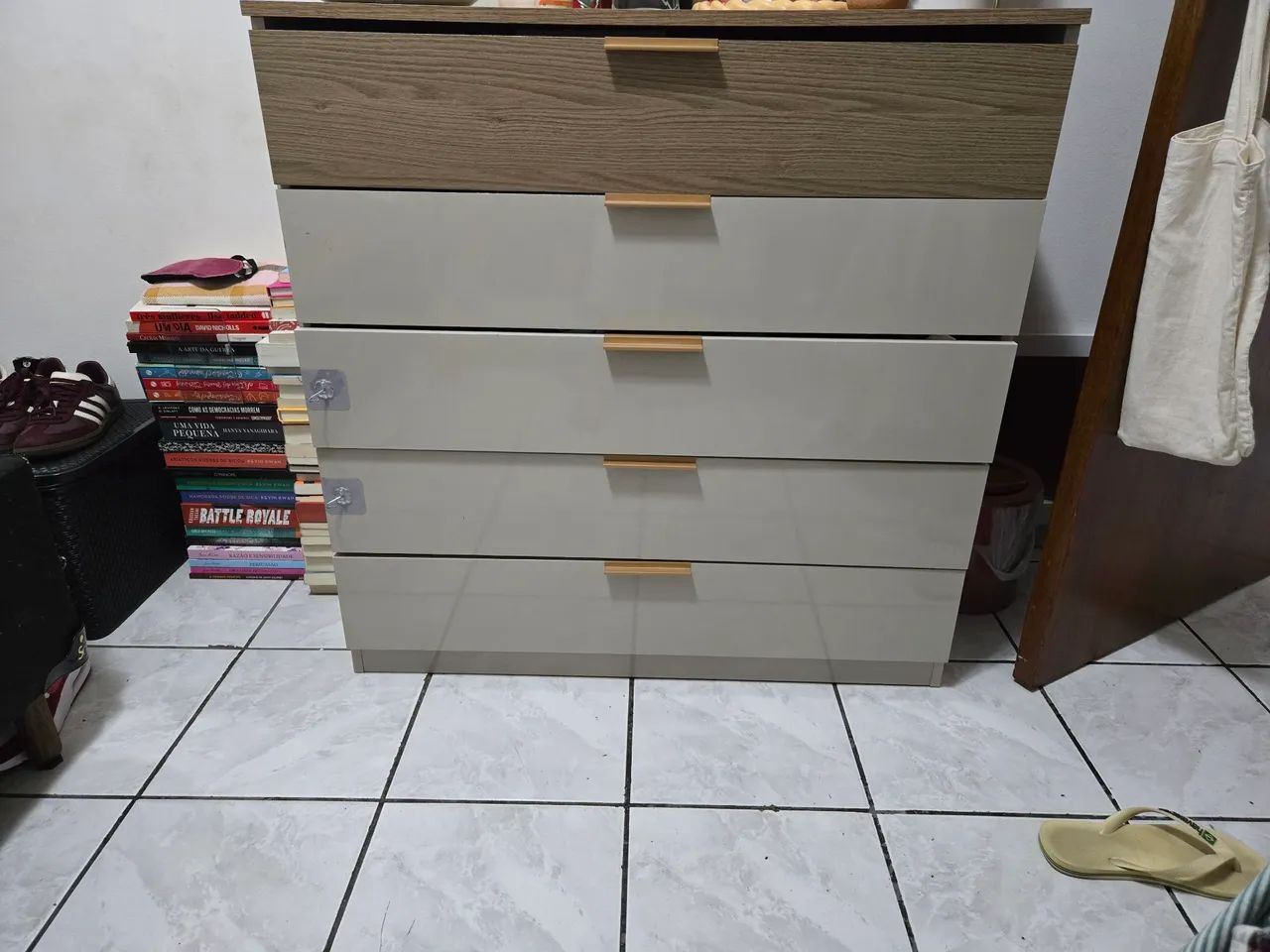 Comoda 5 gavetas 