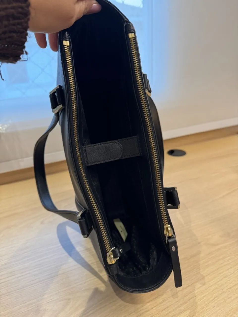 Bolsa de Couro Preta - Kate Spade - Foto 2