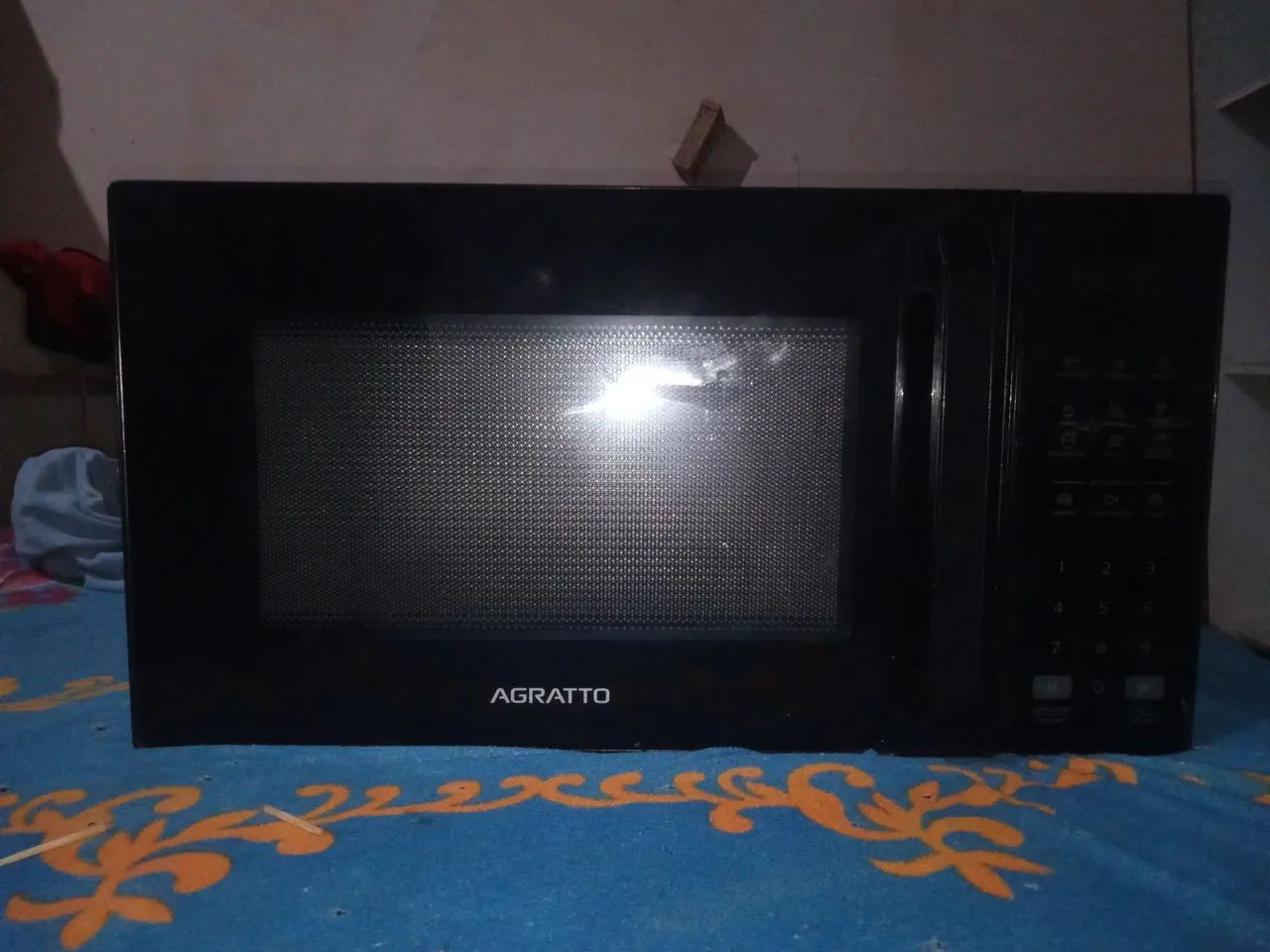 Microondas da marca AGRATTO em perfeito Estado só tem três semanas de uso 