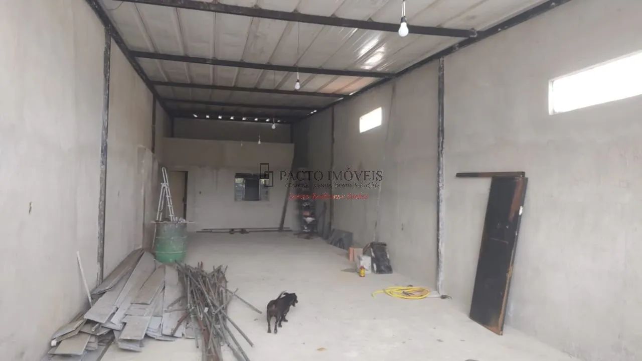 GALPÃO COM 100m2