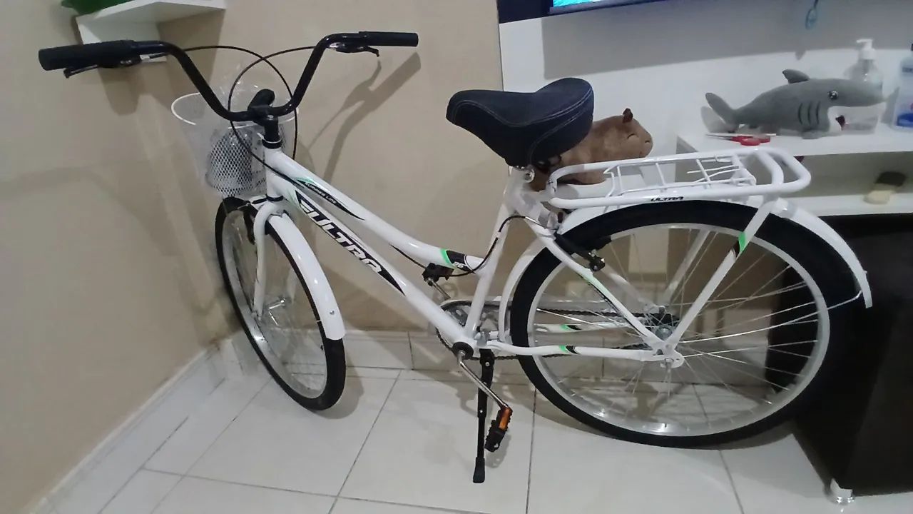 Bicicleta branca com cesto - Foto 2