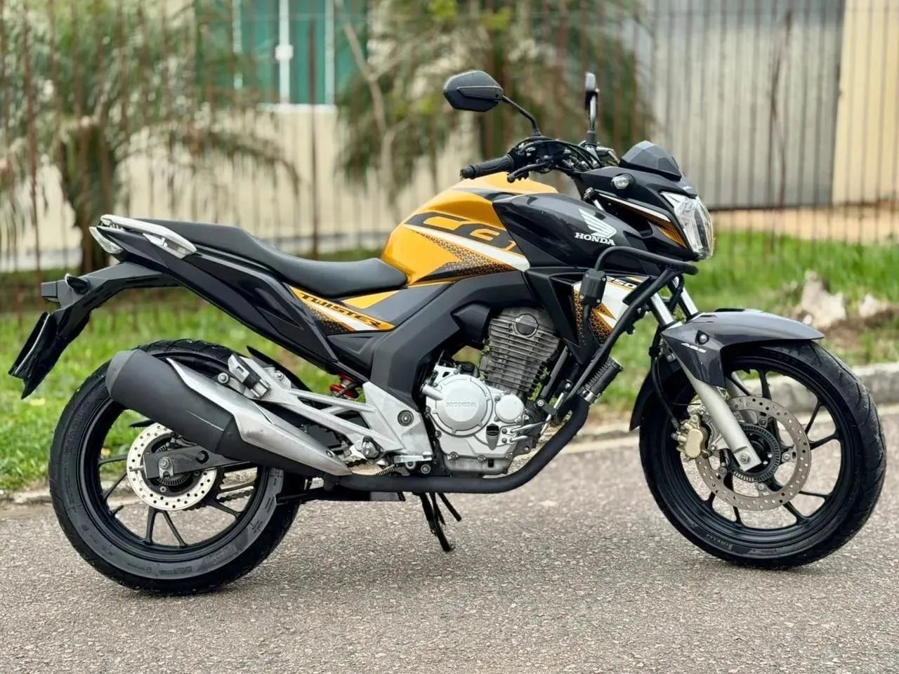 Vendo Honda CB250F