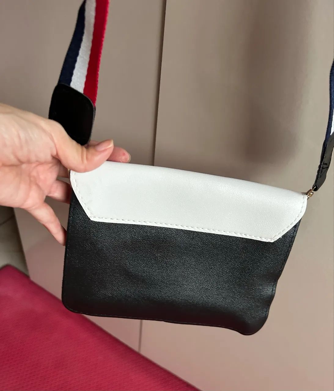 Bolsa Detalhe de Gatinho - Foto 2