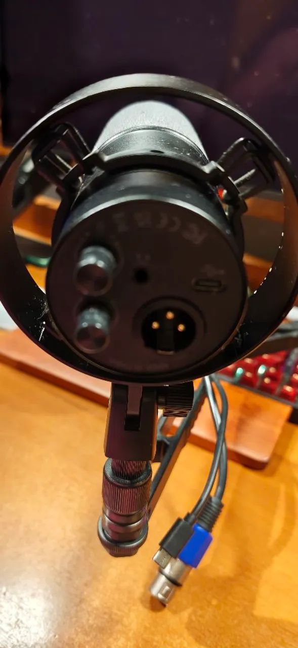 Microfone dinâmico Fifine k688 preto  - Foto 3