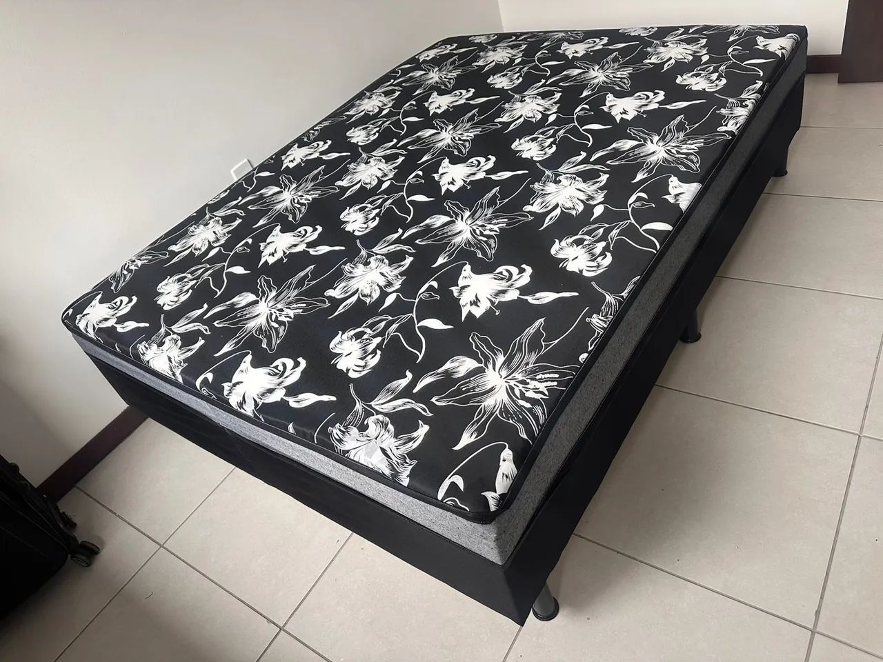 Vendo cama de casal conjugada - Foto 2