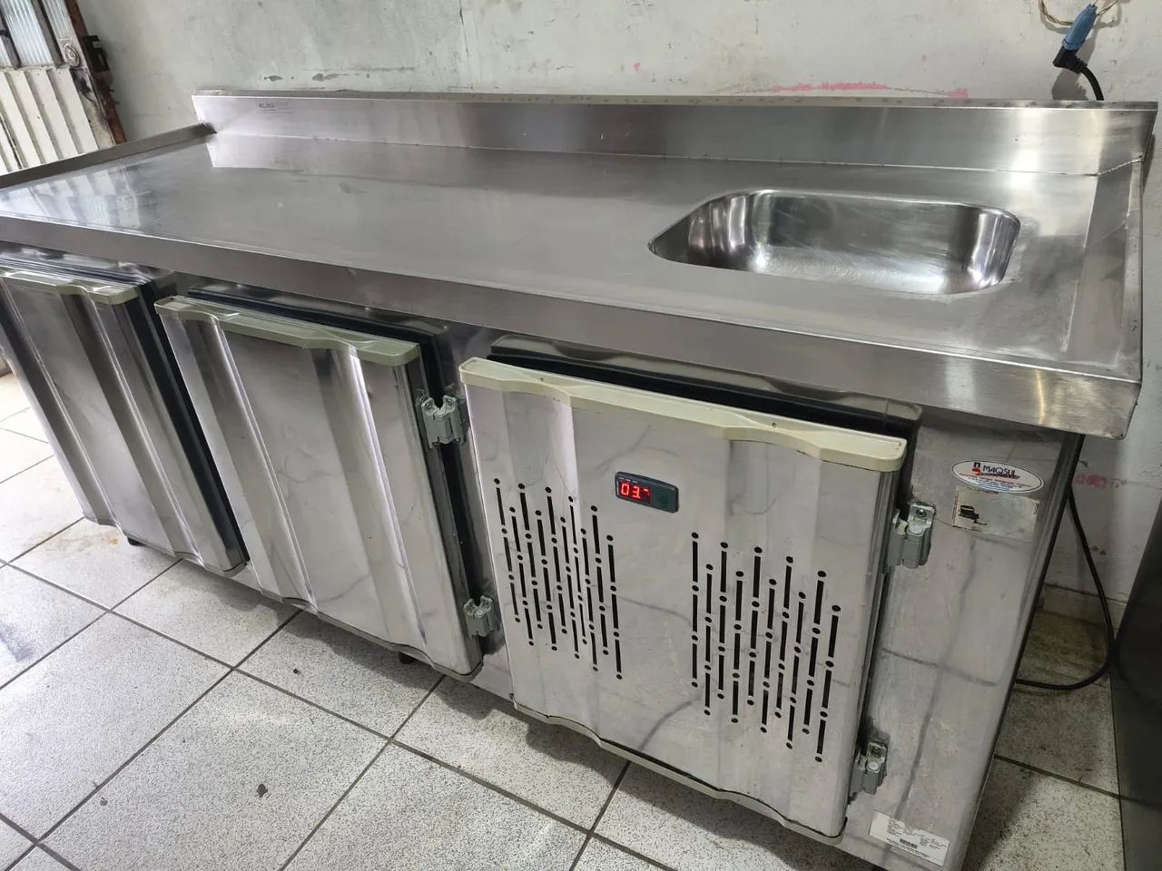 Balcão refrigerado c/pia e controladora digital 220v ENTREGO  - Foto 3