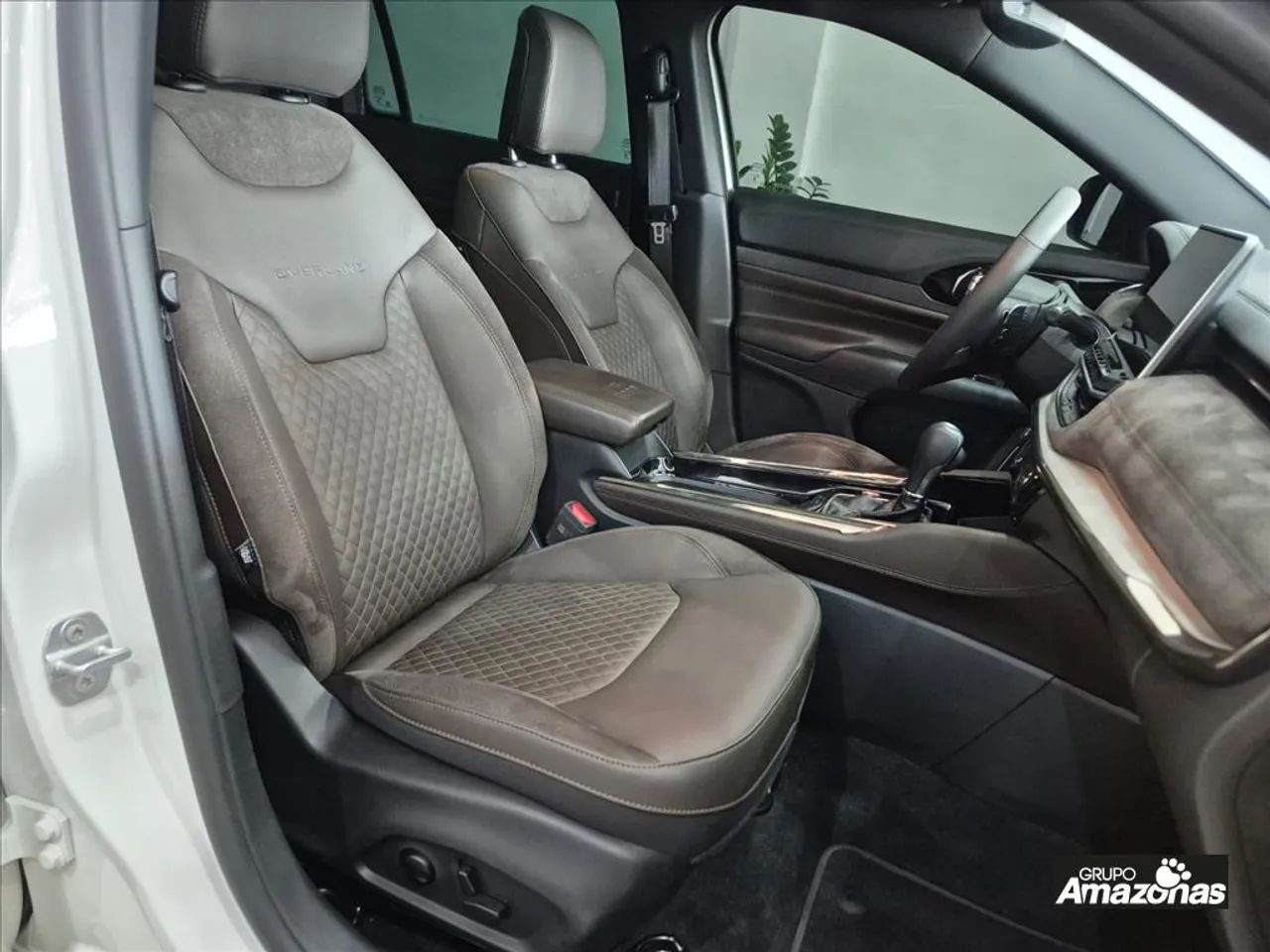 Jeep Commander Overland T270 1.3 TB Flex Aut., foto 16 de 20