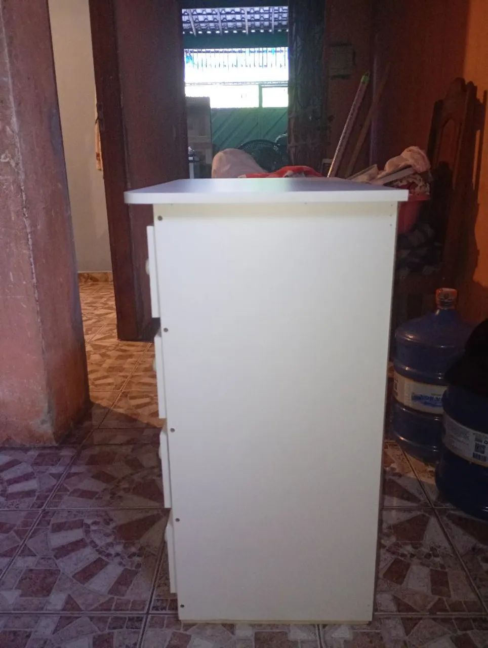 Vende-se cômoda semi nova - Foto 2