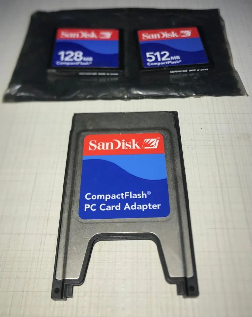 Adaptador CompactFlash SanDisk SDAD-38-A10 + 2 Cartões CF - Foto 2