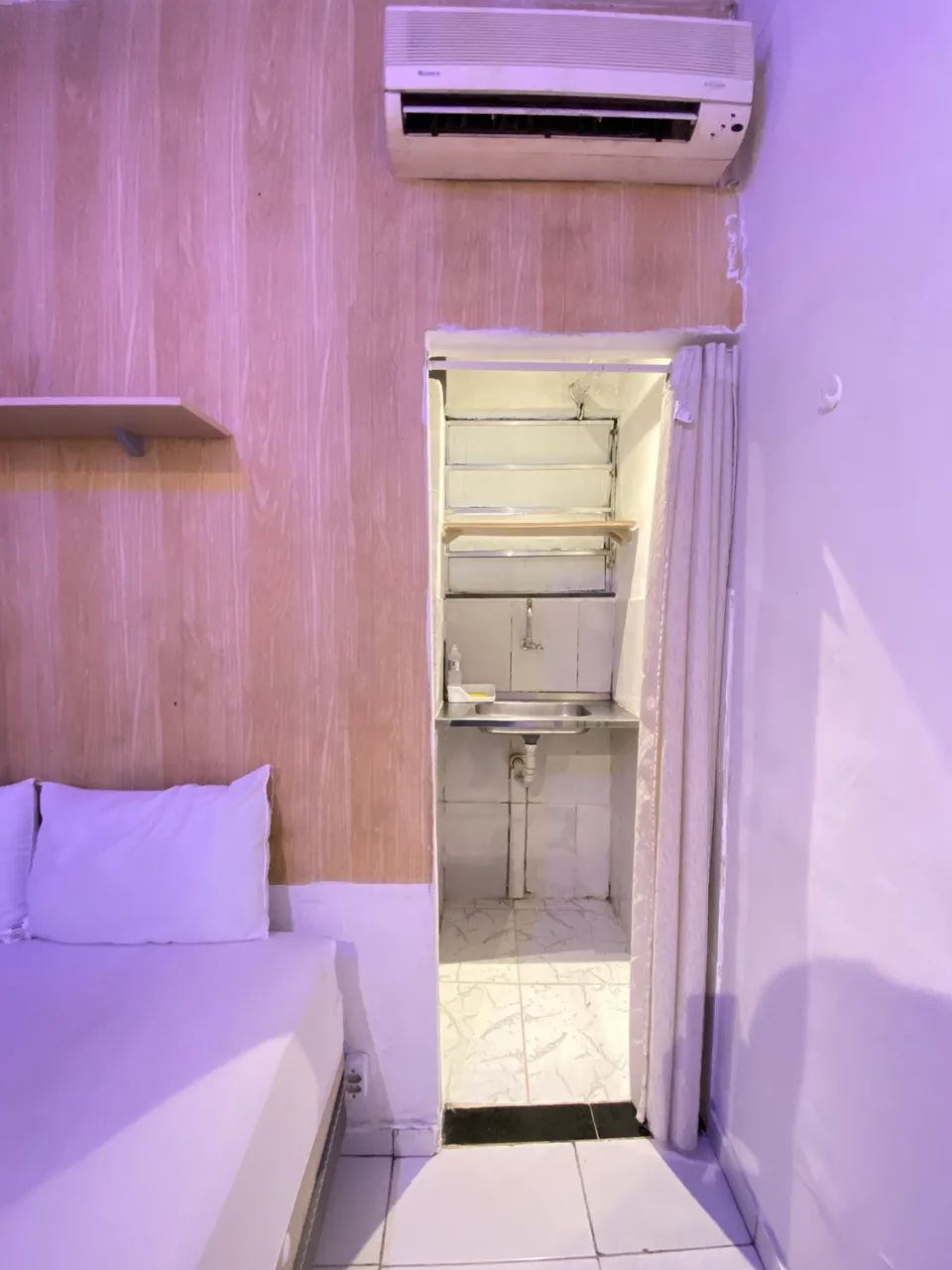 Kitnet Gentil em são brás semi mobiliado e com internet - Foto 5