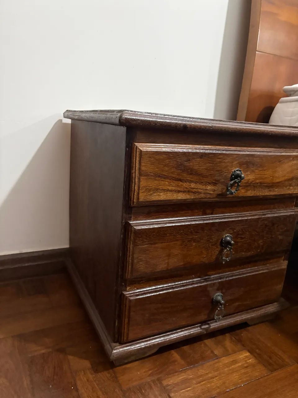 2 Criado Mudo de Madeira Maciça  - Foto 3