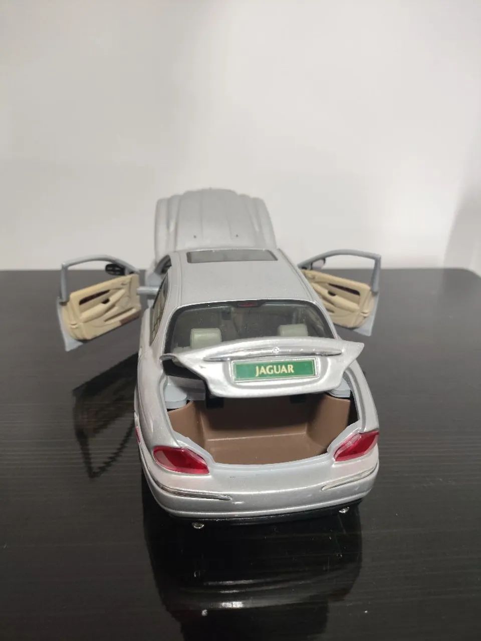 Miniatura Jaguar 1/18 Maisto - Foto 4
