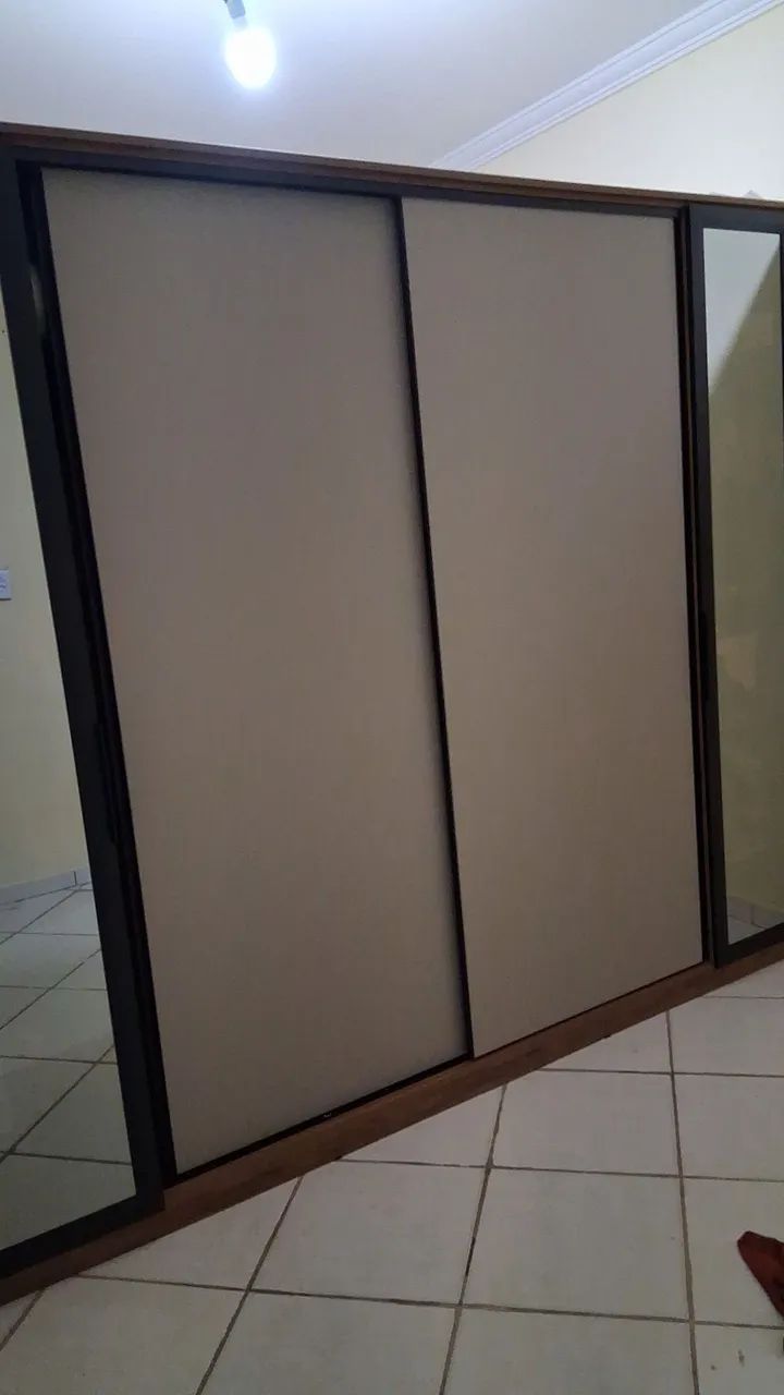 Vendo guarda roupa grande 