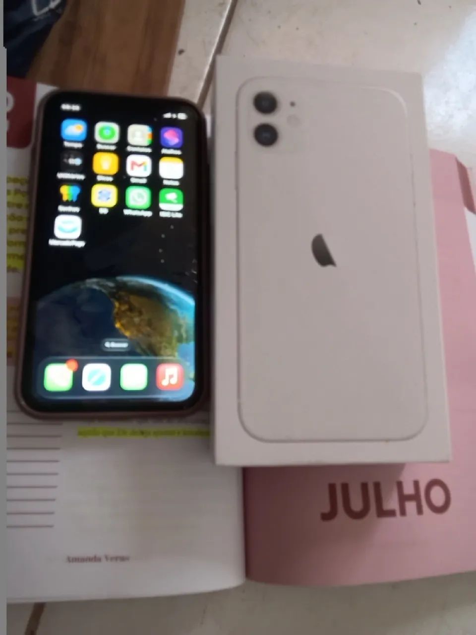 Vendo iPhone 11 com nota fiscal e caixa 