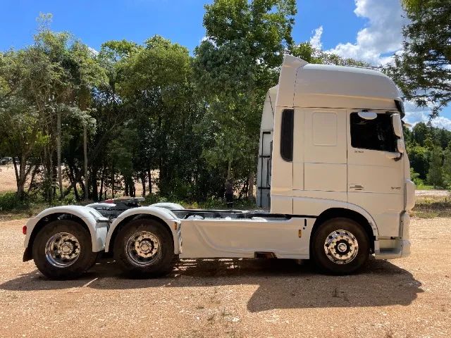 DAF XF 530 6X4 ANO 2024 TETO ALTO COM 303 MIL KM - SUSPENSÃO A AR NA DIANTEIRA - PRONTO PA - Foto 5