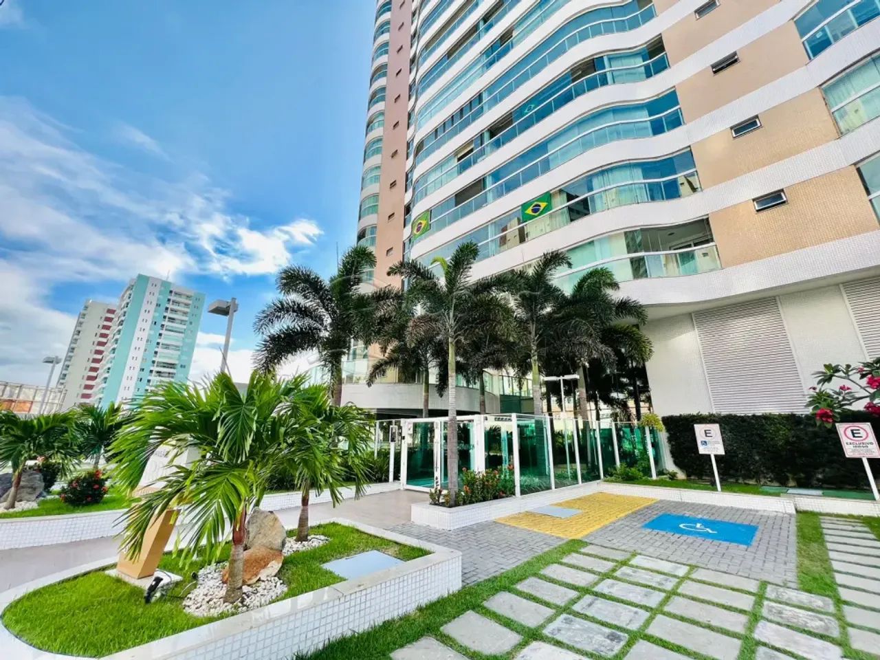 VENDO BELÍSSIMO APARTAMENTO NA MANSÃO JARDIM RESIDENCE