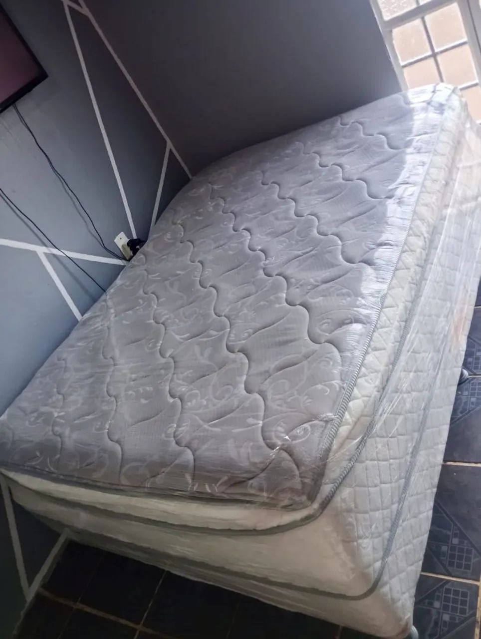 Cama Box Casal De Molas Ensacadas Semi Nova higienizada  - Foto 4