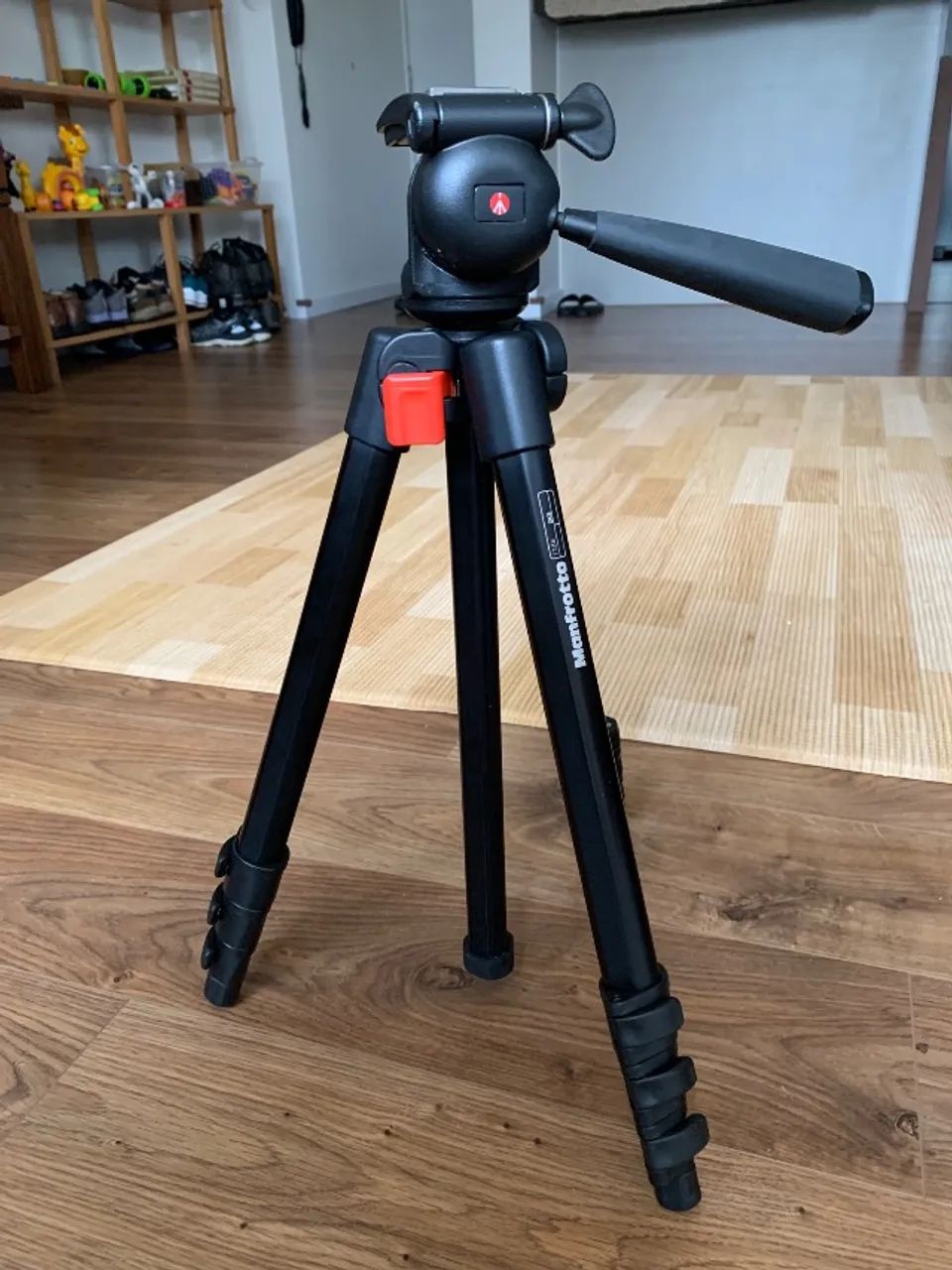 Tripé Manfrotto 728B (alumínio)
