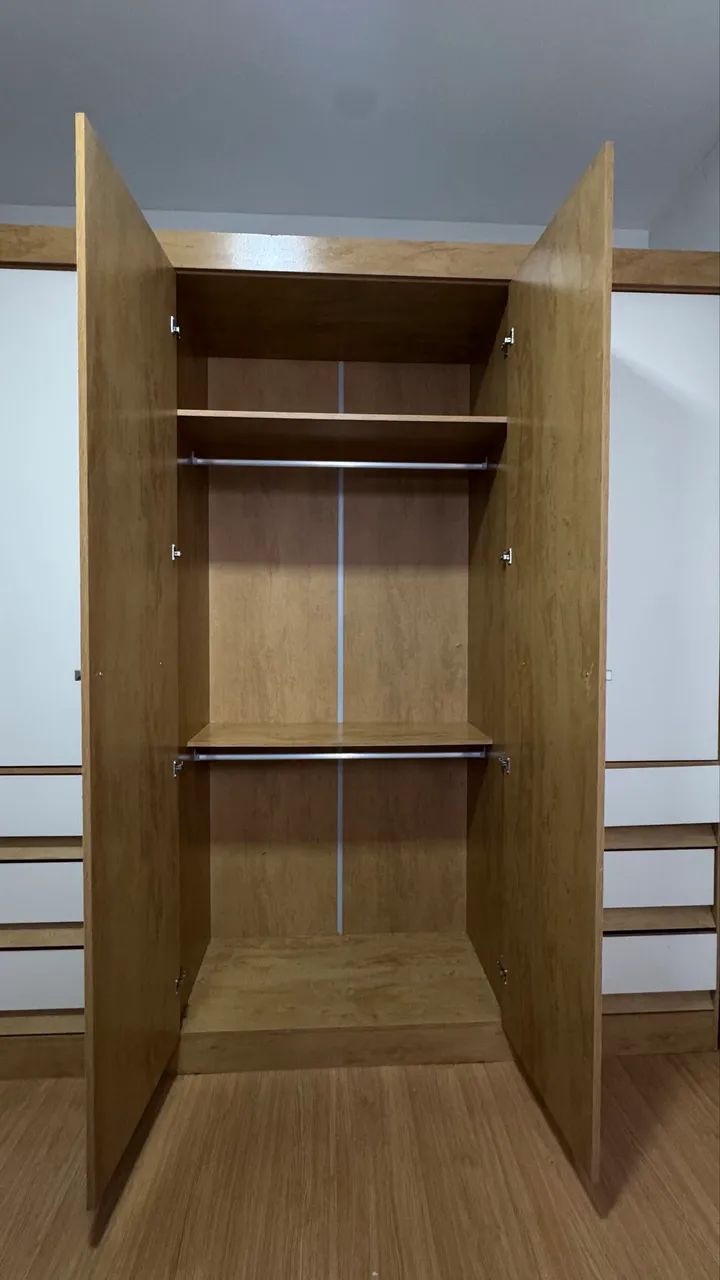GUARDA-ROUPA 6 PORTAS COM ESPELHOS - EXCELENTE ESTADO - Foto 3